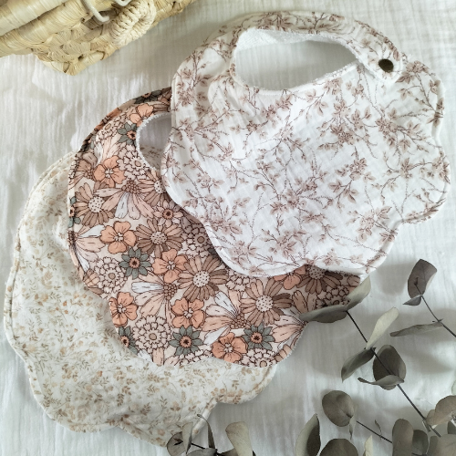 bavoir fleur lot de 3 en stock